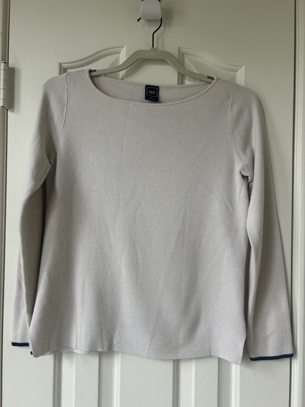 GAP Cream Long Sleeve Sweater Top